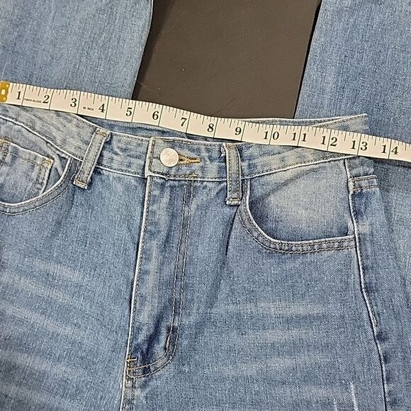 SHEIN.. highwaisted, distressed jeans.. - Picture 11 of 15